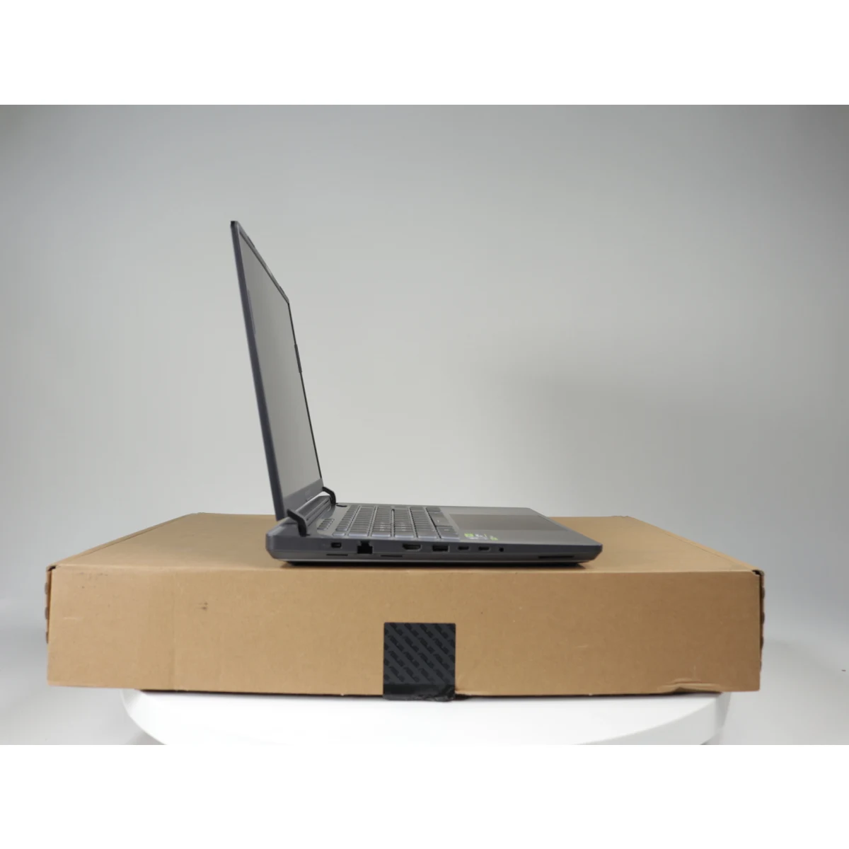 ROG Strix G16 G615LR-S5072W - ASUS - productfoto 4