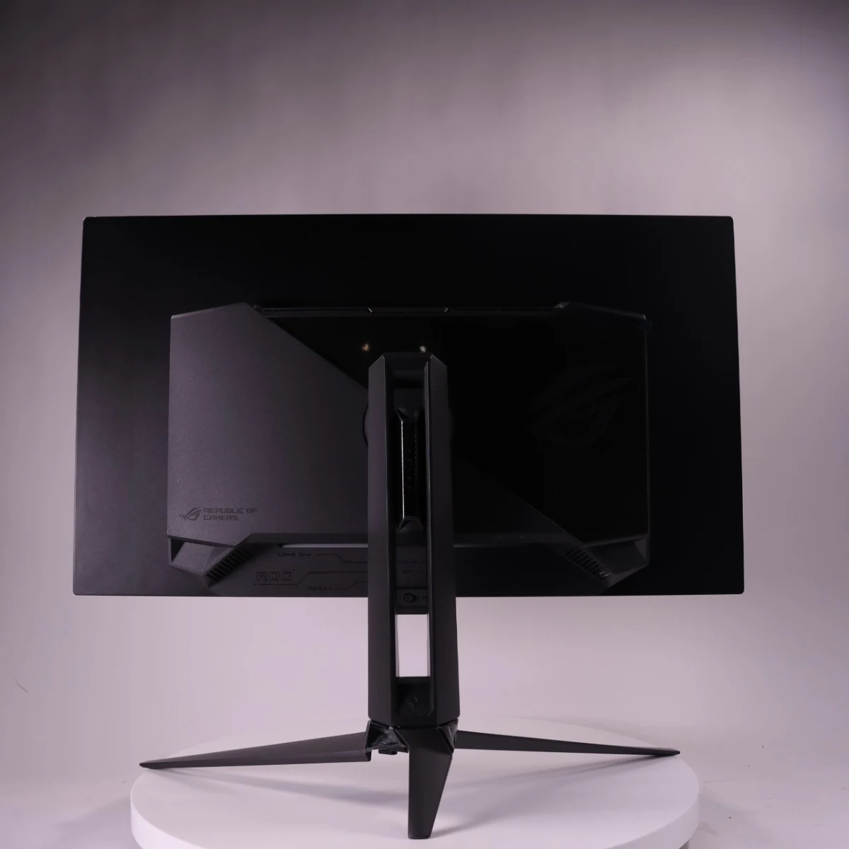 ROG Swift PG32UCDMR | 31.5" | 4K Ultra HD | 240Hz | QD-OLED - productfoto 3