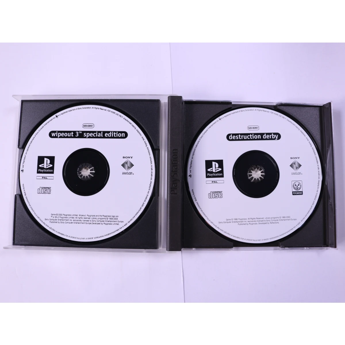 PlayStation 1 - Wipeout 3 & Destruction Derby 2 - productfoto 3